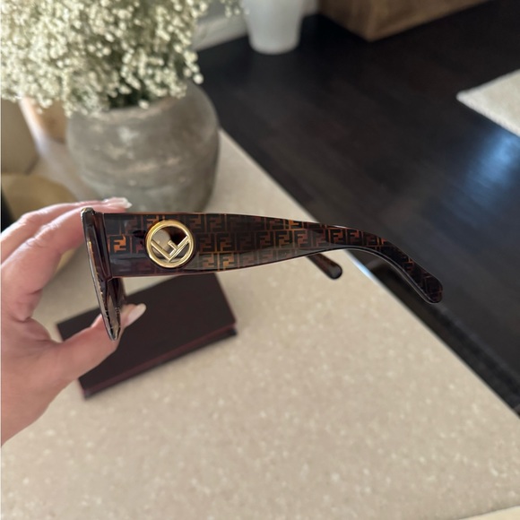 Fendi Sunglasses - Picture 6 of 7